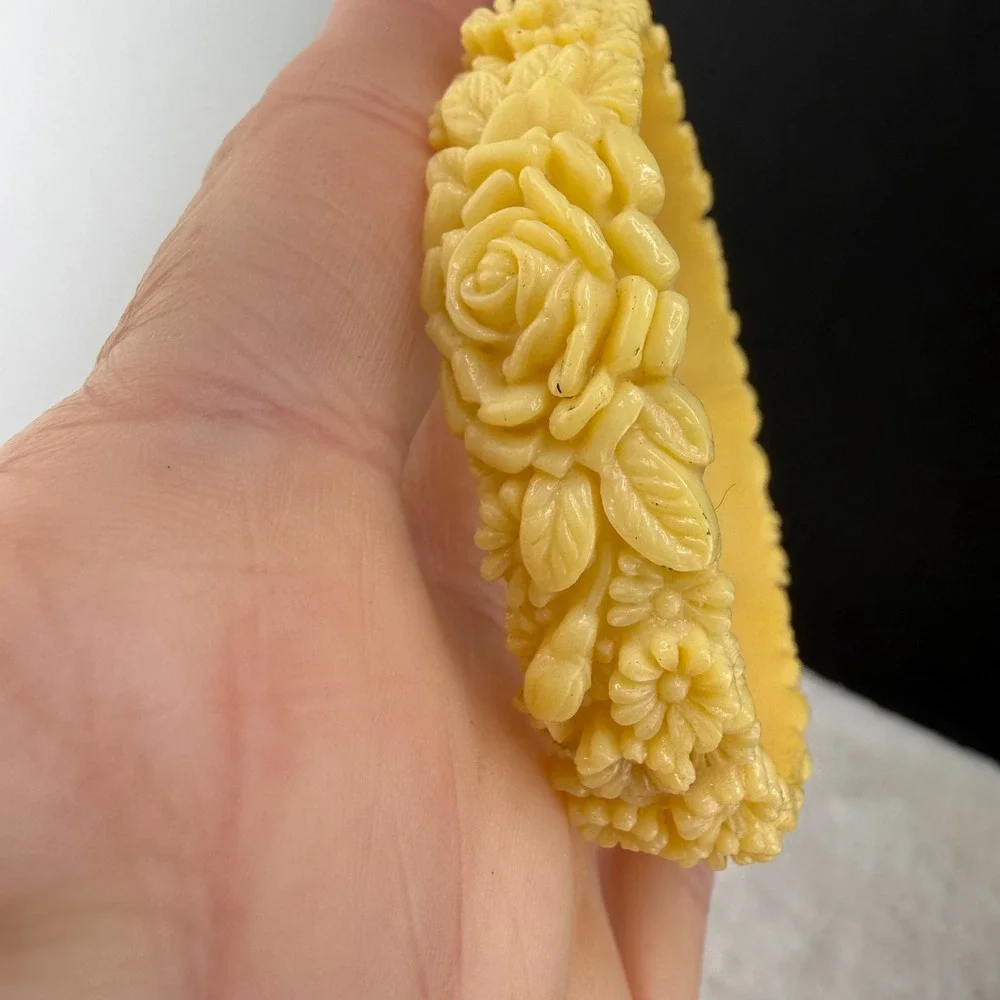Vintage Molded Celluloid Floral Bangle Bracelet Yellow Rose Daisy Resin 8